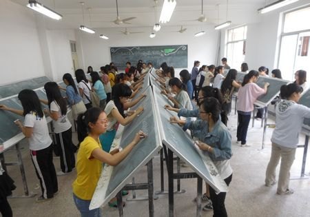 “笔歌墨舞”三笔字书法比赛落幕