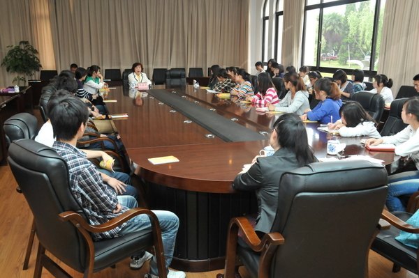 �ḻ����־Ը���ں� ���ط���ط������򡪡������ѧԺ�볣�ݲ����Я�ִ��조���������š�