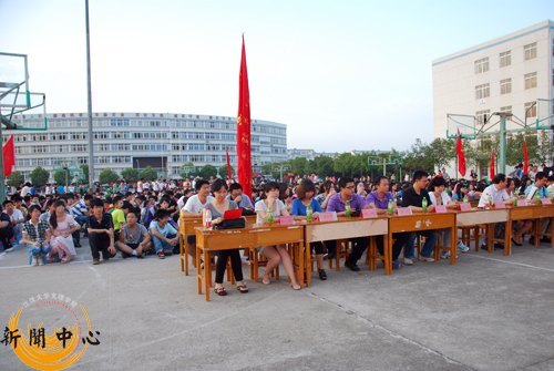 【组图】江汉大学文理学院2012年“五四”表彰大会暨“文理嘉年华”闭幕式圆满落幕