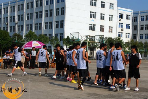 【组图】江汉大学文理学院2012年度“动感地带杯”篮球赛圆满落幕