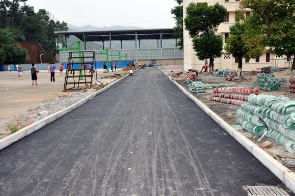 ������·������ɡ�У԰������չ����