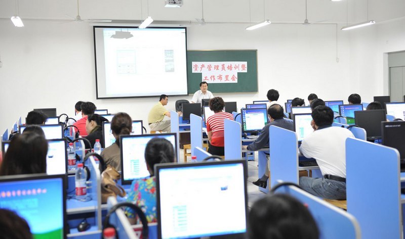 湖北工业大学召开资产管理员培训暨工作布置会