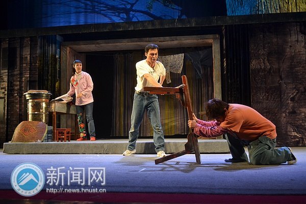 大型秦腔现代剧《西京故事》走进湖南科技大学