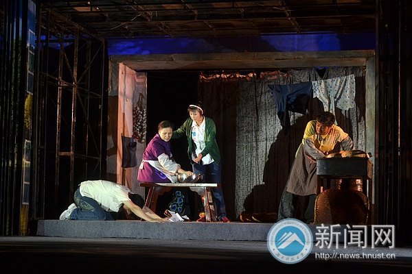 大型秦腔现代剧《西京故事》走进湖南科技大学