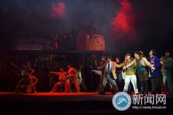 大型秦腔现代剧《西京故事》走进湖南科技大学