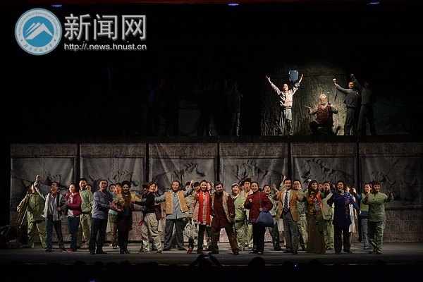 大型秦腔现代剧《西京故事》走进湖南科技大学