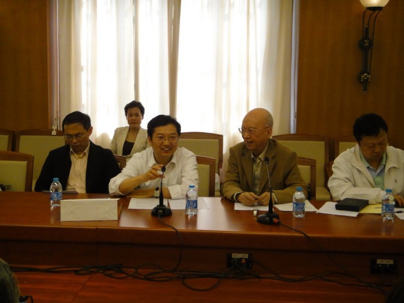 上海外文学会团体理事会议在校举行