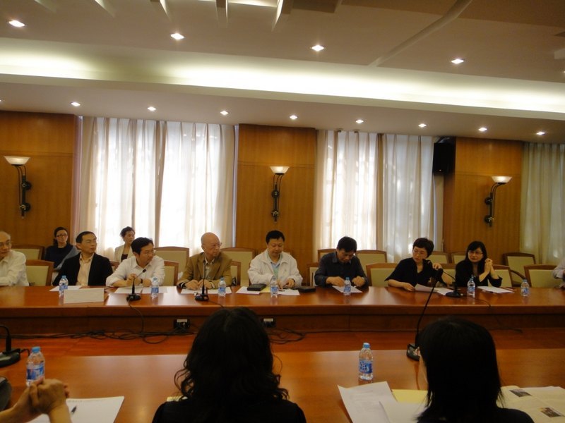 上海外文学会团体理事会议在校举行