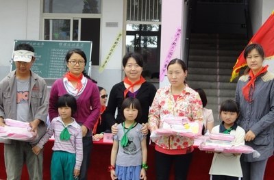 数理学院党员师生赴浦东民办云翔小学开展活动