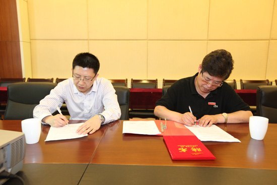 �Ͼ�������ѧ̩�ݿƼ�ѧԺ�뽭��������ʿƼ���չ���޹�˾ǩ������Э��