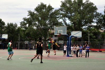 研究生篮球联赛经管学院包揽冠军