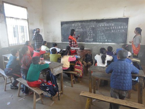 �����ģ�������һ��ͯ��