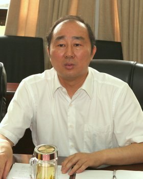 �Ͼ���ׯѧԺ��ί��ǡ�У�������һ�з��ʳ��ݹ�ѧԺ