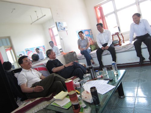 孔祥东副校长一行赴抚宁走访慰问燕山大学里仁学院驻村工作组干部