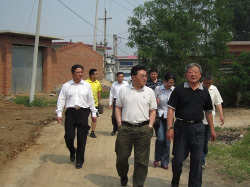 孔祥东副校长一行赴抚宁走访慰问燕山大学里仁学院驻村工作组干部