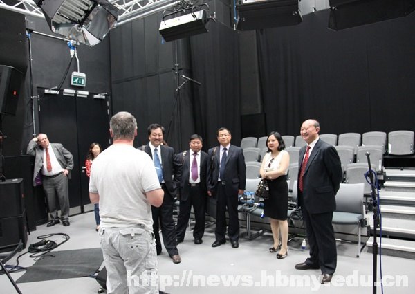 ��ï�����Ÿ�ŷ��������ѧ����У�ʽ���