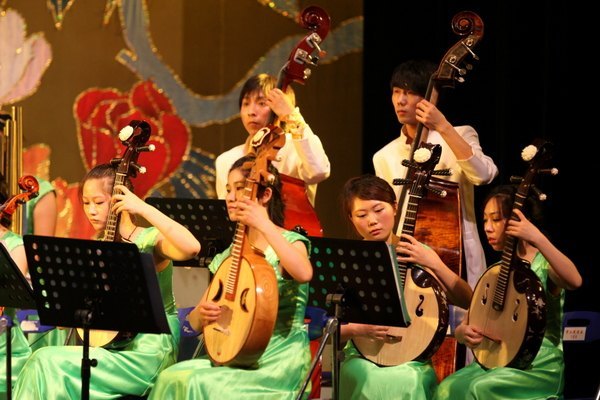 ������˵������� �컪�����ִ����֡����컪�����š��ļ��紺�����ֻ�ɹ��ٰ�