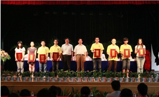 工程技术学院举行2011-2012学年度学生表彰大会