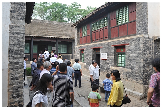 ���������Ƭ������ѧԺ��֯��֧��ǡ�֧����Ǹ���ɫ���زι�ѧϰ