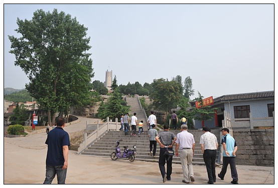 ���������Ƭ������ѧԺ��֯��֧��ǡ�֧����Ǹ���ɫ���زι�ѧϰ