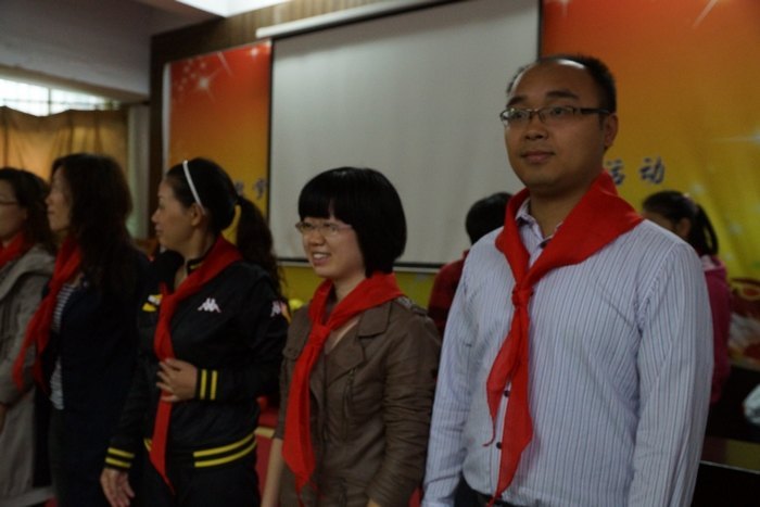 �ذ������ͯ   ���ܵ�Ա���ж�����ѧԺ����ѧ����֧���İ����ó�