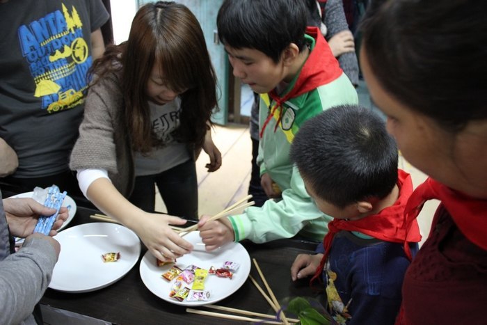 �ذ������ͯ   ���ܵ�Ա���ж�����ѧԺ����ѧ����֧���İ����ó�