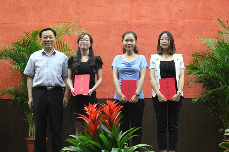 ����ѧԺ����2011-2012ѧ�깲�������İ佱����