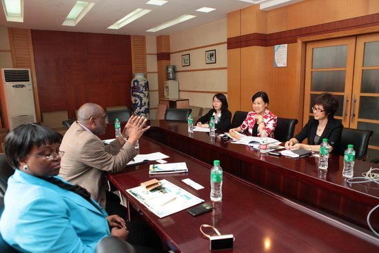 南非金山大学校长访问重庆医科大学