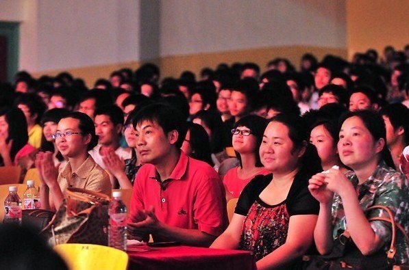 ����ѧԺ�׽조����֮�衱����ѧ�������ɹ��ٰ�