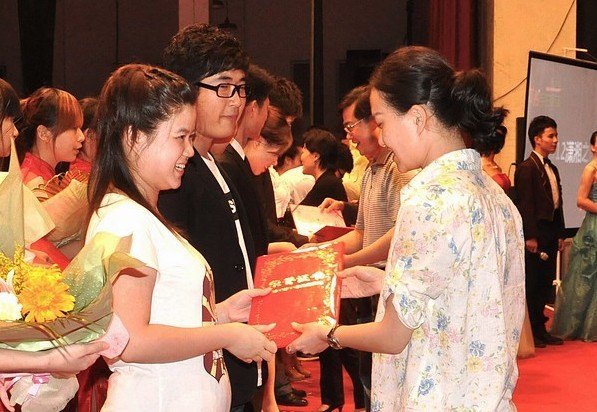 ����ѧԺ�׽조����֮�衱����ѧ�������ɹ��ٰ�