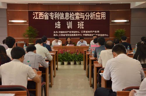 ����ʡר����Ϣ���������Ӧ����ѵ���ھ������մ�ѧԺ����