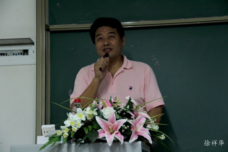 重大教授许世虎来院开设讲座该讲座为茶竹书院名师讲坛第十一讲,师生们尽情品读世界艺术,感受多元文化