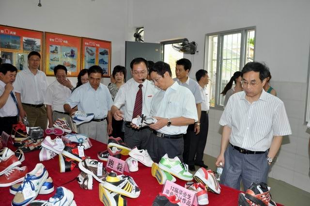 ����ѧԺ���ܽ������������ı��ƽ�ѧ�����ϸ�����