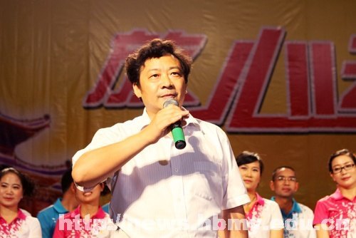 医学院:师生同台忆大学生活 放心去飞展璀璨前程