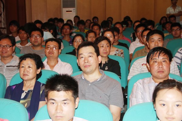 �ж�У԰ �ж�����--����ѧԺ¡�ؾ���2011���ѧ���������佱����