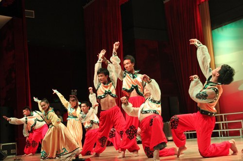 阆苑飞歌 音乐系举行2012届毕业晚会