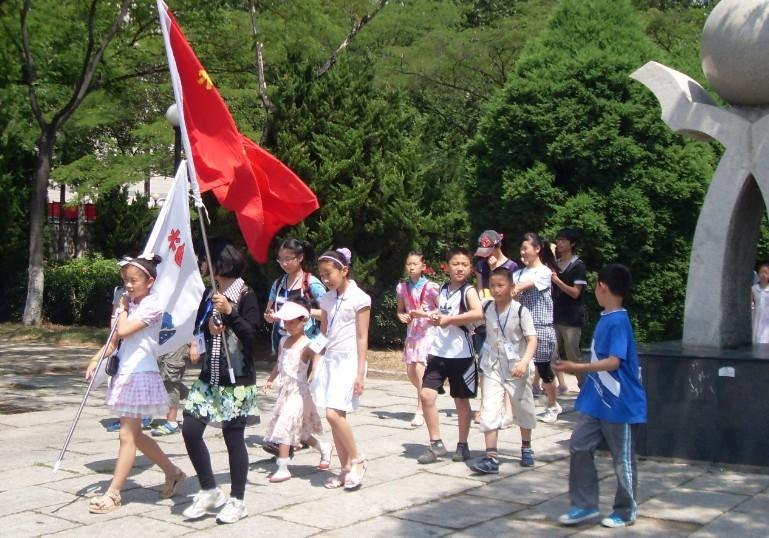 “水母宝宝小记者团”走进鲁东大学