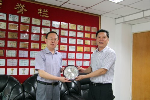 ����ѧԺ�쵼�߷û�����ũҵ��