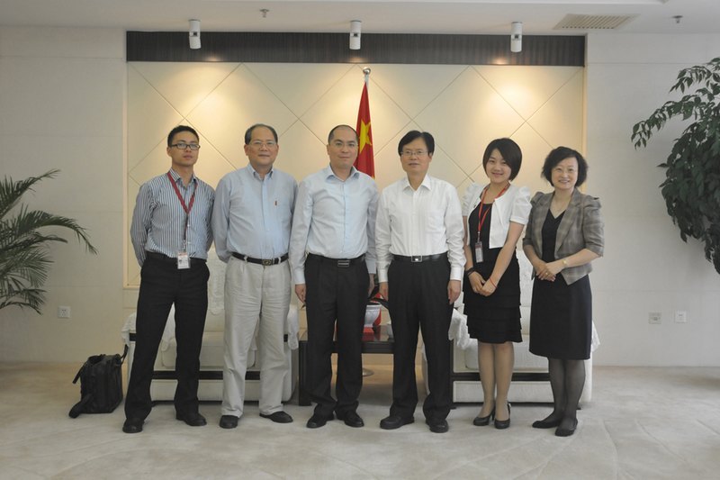 �Ϻ��������Źɷ����޹�˾���ó���˾�쵼��У����У���������