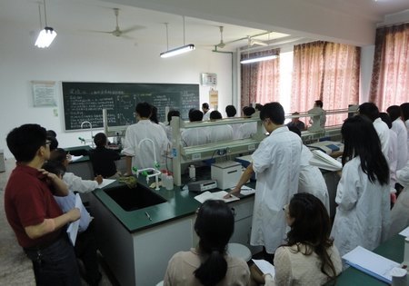 校督导委员会深度参与教学质量保障工作