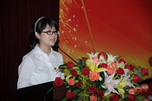 化工学院隆重举行毕业生党员誓师大会暨校友墙揭幕仪式