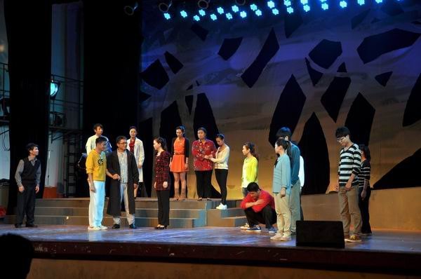 У԰�硶�ϴ�ѧ����ʽ�ݳ�