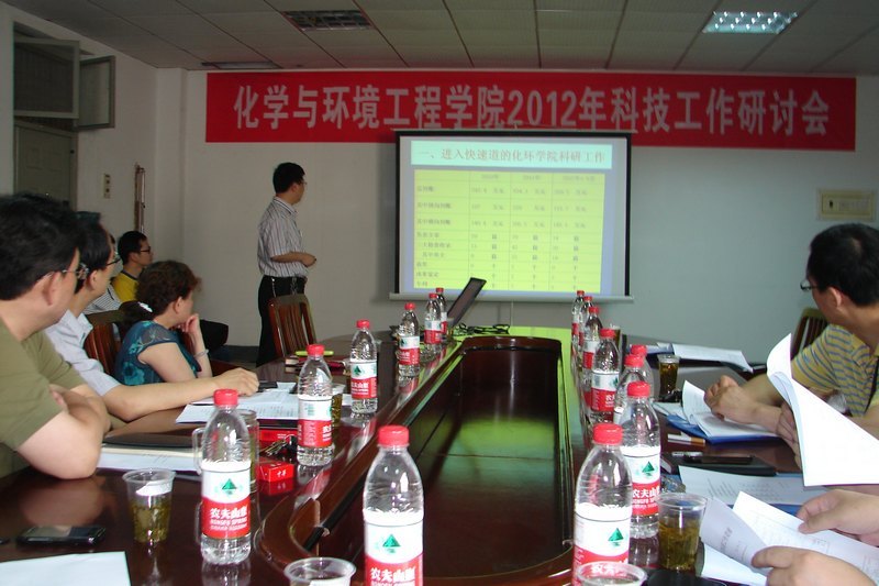 多管齐下抓科研,齐心协力谋发展