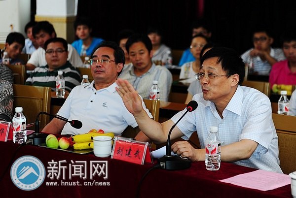 “有话对党说”青年学生代表座谈会召开