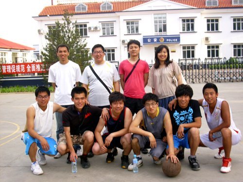 经管系毕业生与海警北戴河特勤队共度端午佳节