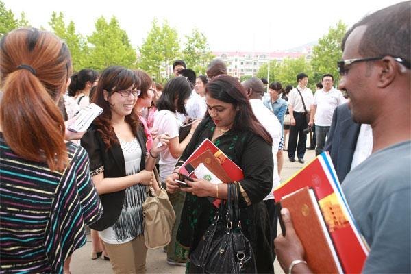 ���޹������������쵼�˿�������³����ѧ�ιۿ���