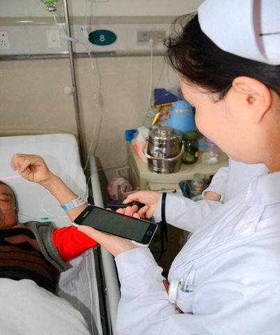 附属大学城医院在重庆市率先启用移动医疗系统