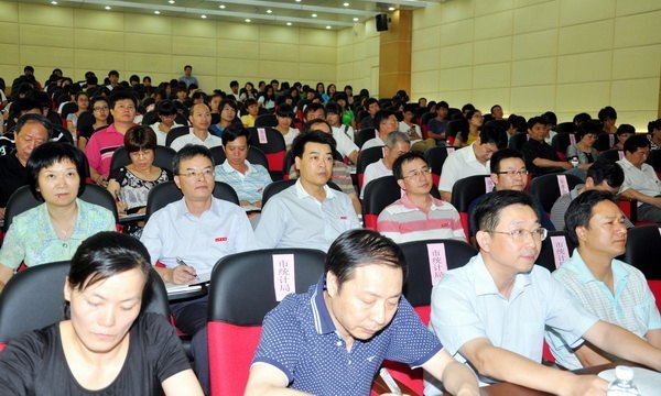 ����ѧԺ�ٰ��ѧ��չ�Իͳɾ�ѧ�������