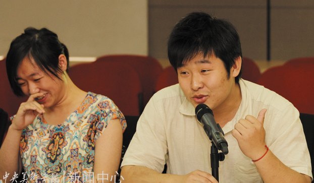 情寄母校 献言献策:2012届毕业生座谈会举行