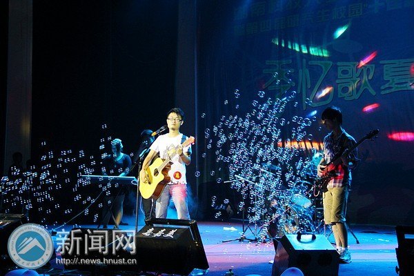 2012оҵߵĽоУ԰ʮѸܾ֡¡ؾ